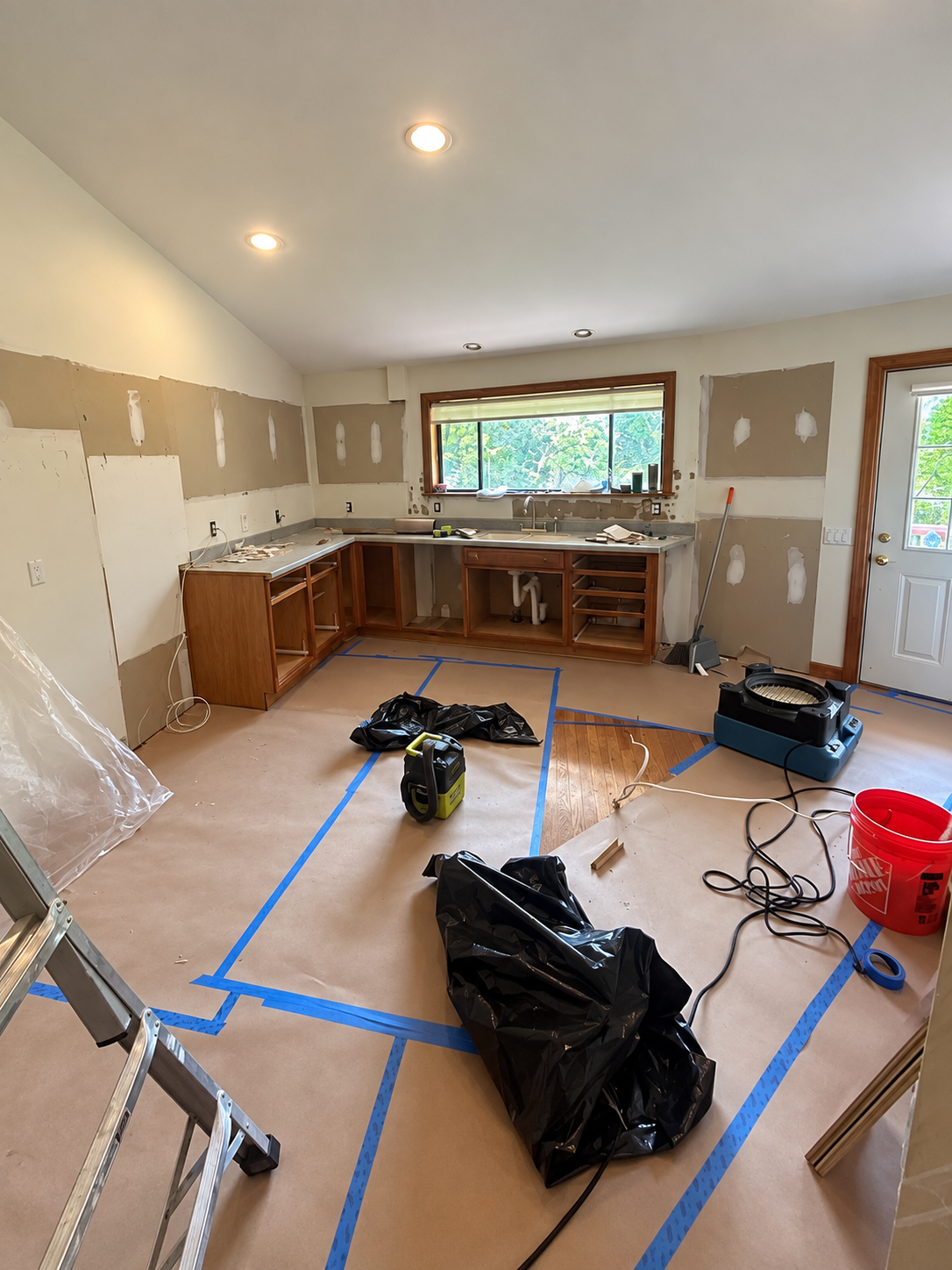 Before: Complete Kitchen Renovation in Philadelphia Area (photo 2)
